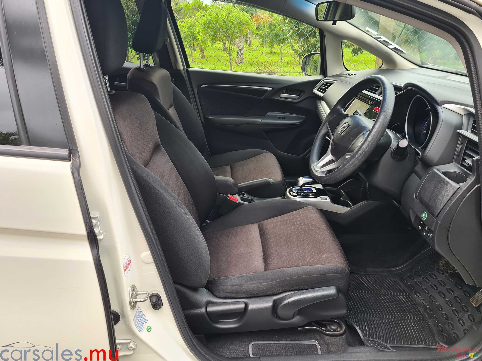 2014' Honda Fit Hybrid photo #5