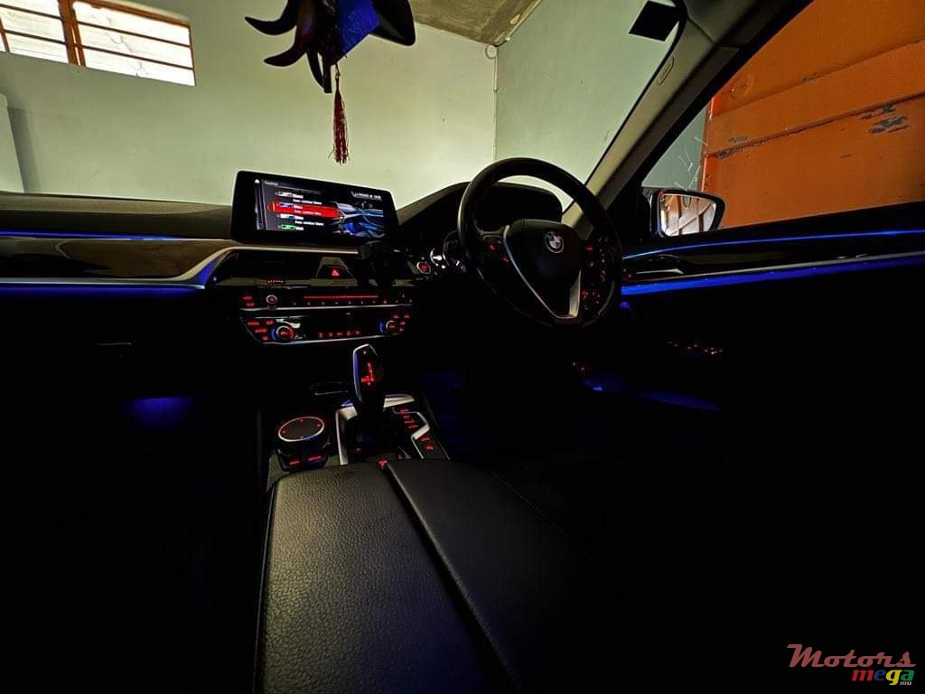 2018' BMW 530 photo #6