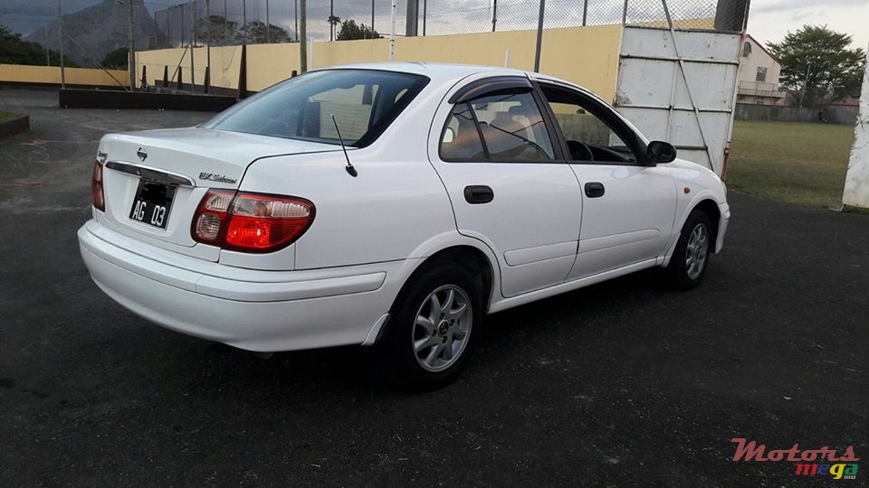 2003' Nissan Sunny photo #2