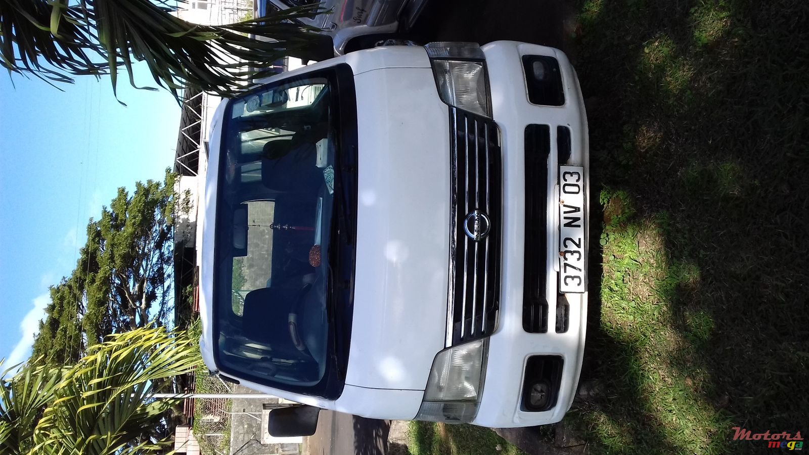 2003' Nissan Urvan photo #1