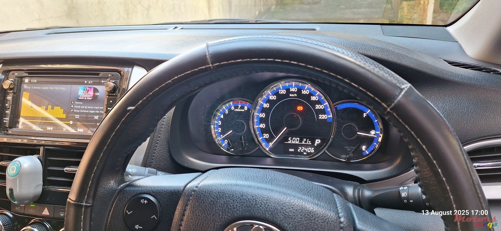 2019' Toyota Yaris photo #4