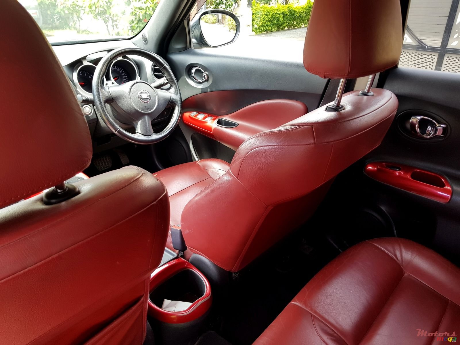 2012' Nissan Juke photo #3