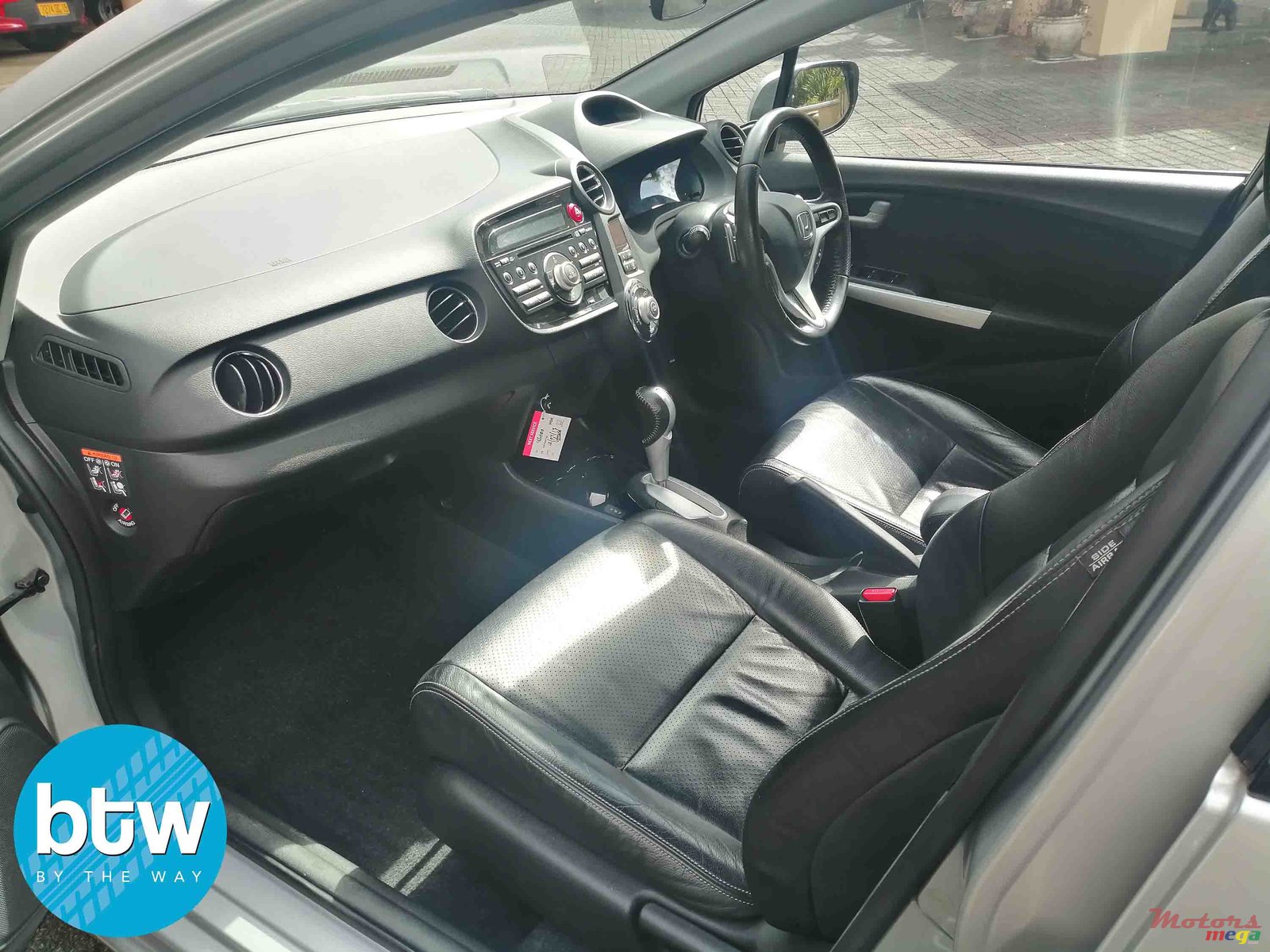 2014' Honda Insight photo #4