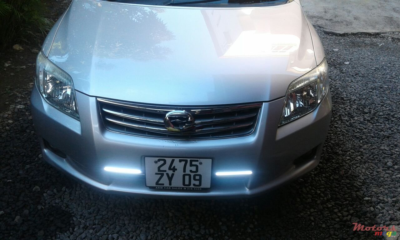 2009' Toyota Axio photo #2