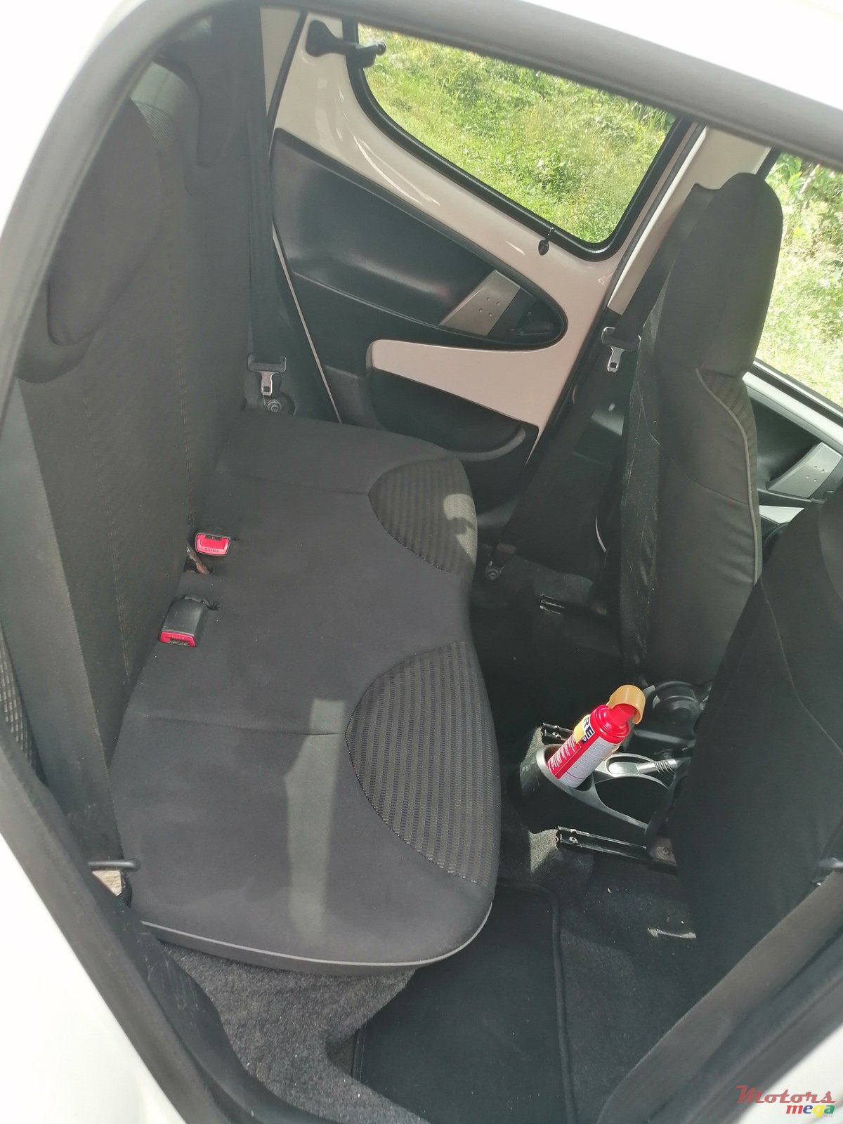 2012' Peugeot 107 photo #6