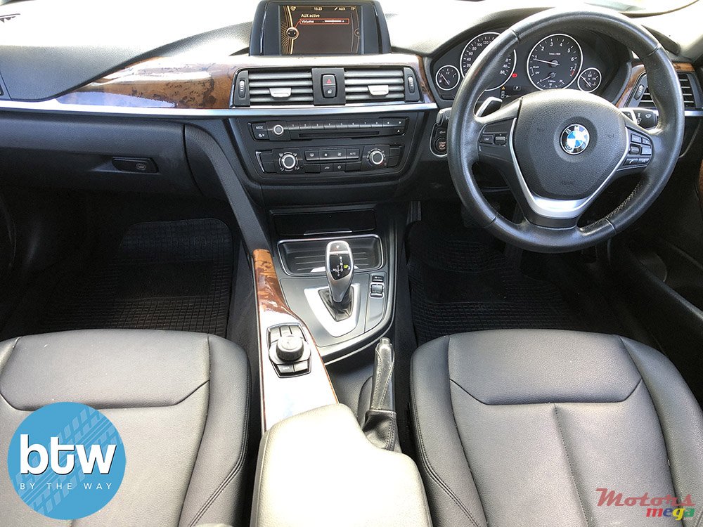 2012' BMW 318 photo #6