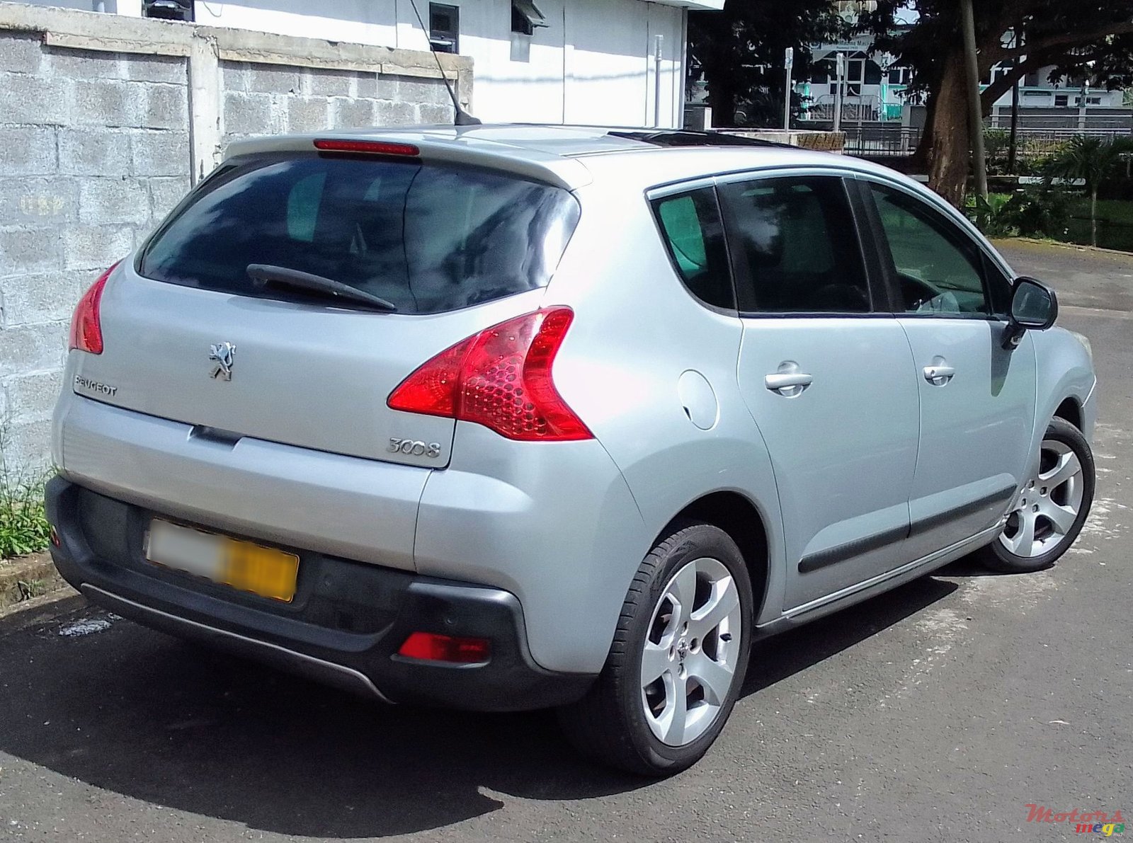 2011' Peugeot 3008 photo #2