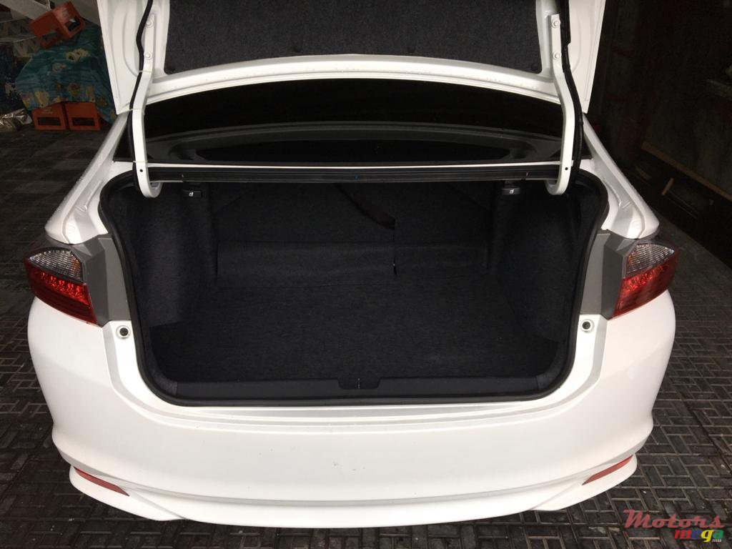 2015' Honda Ballade photo #4