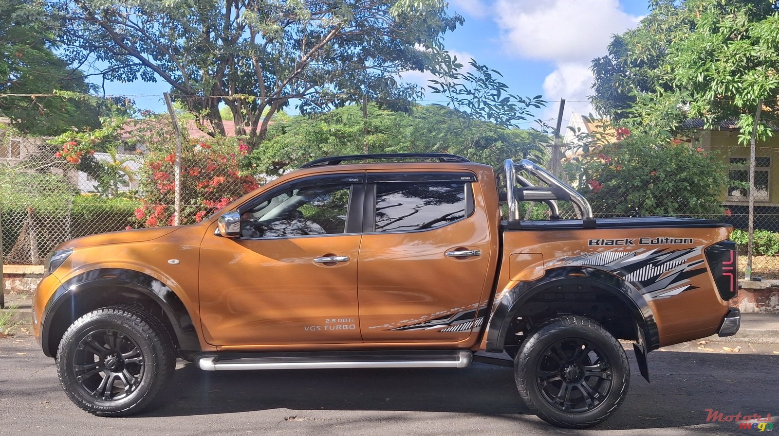 2019' Nissan Navara photo #5