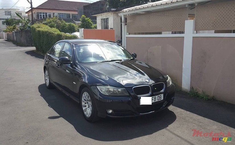 2009' BMW 3 Series photo #1