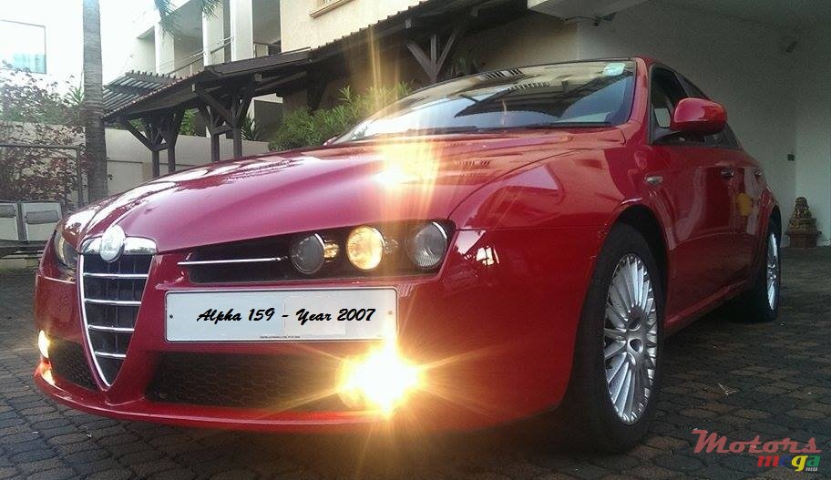 2007' Alfa Romeo 159 photo #1