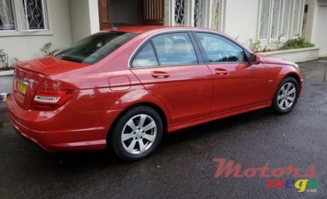 2011' Mercedes-Benz C-Class photo #2