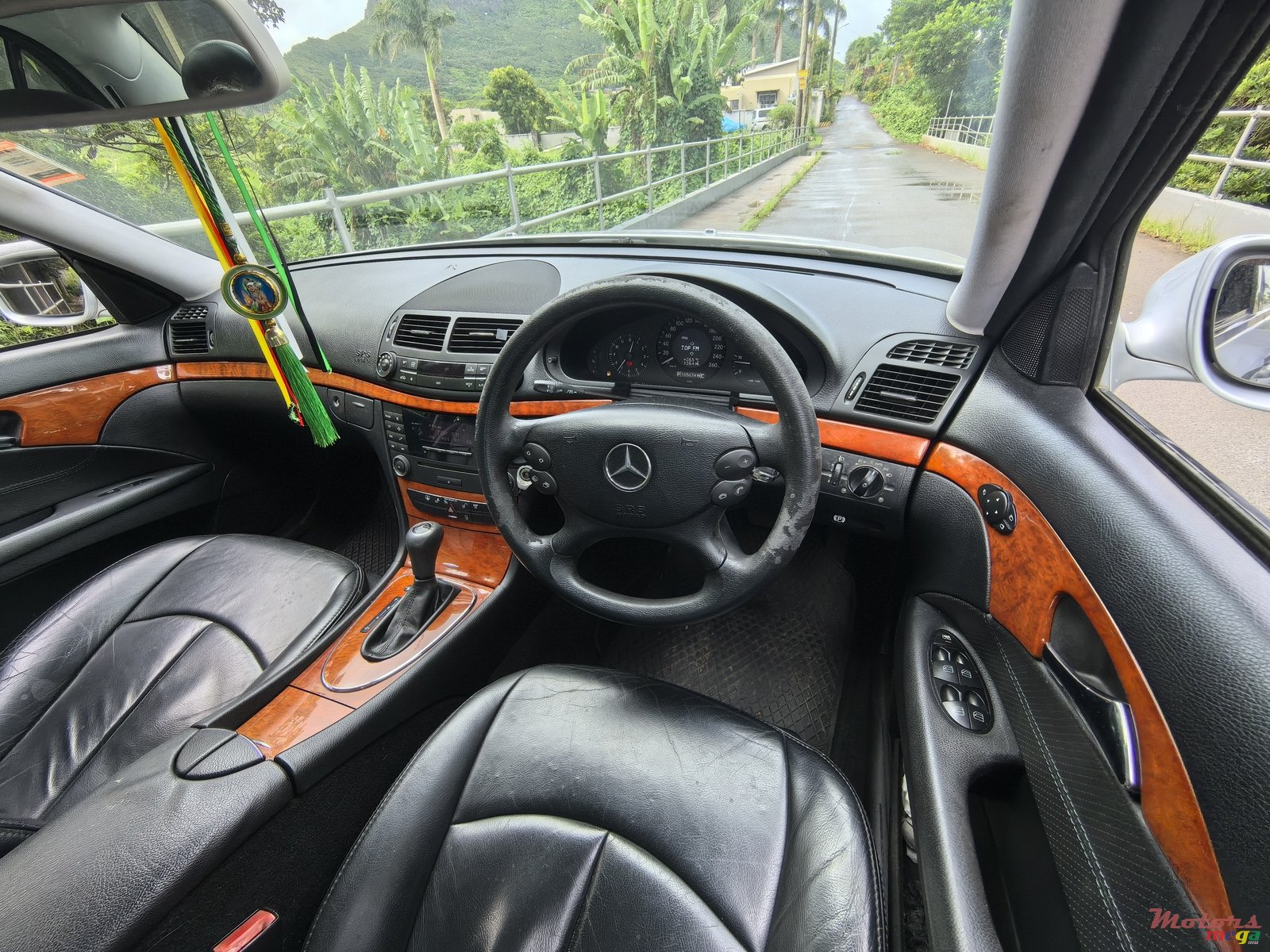 2010' Mercedes-Benz E 320 The car is as new. Only one ow photo #6