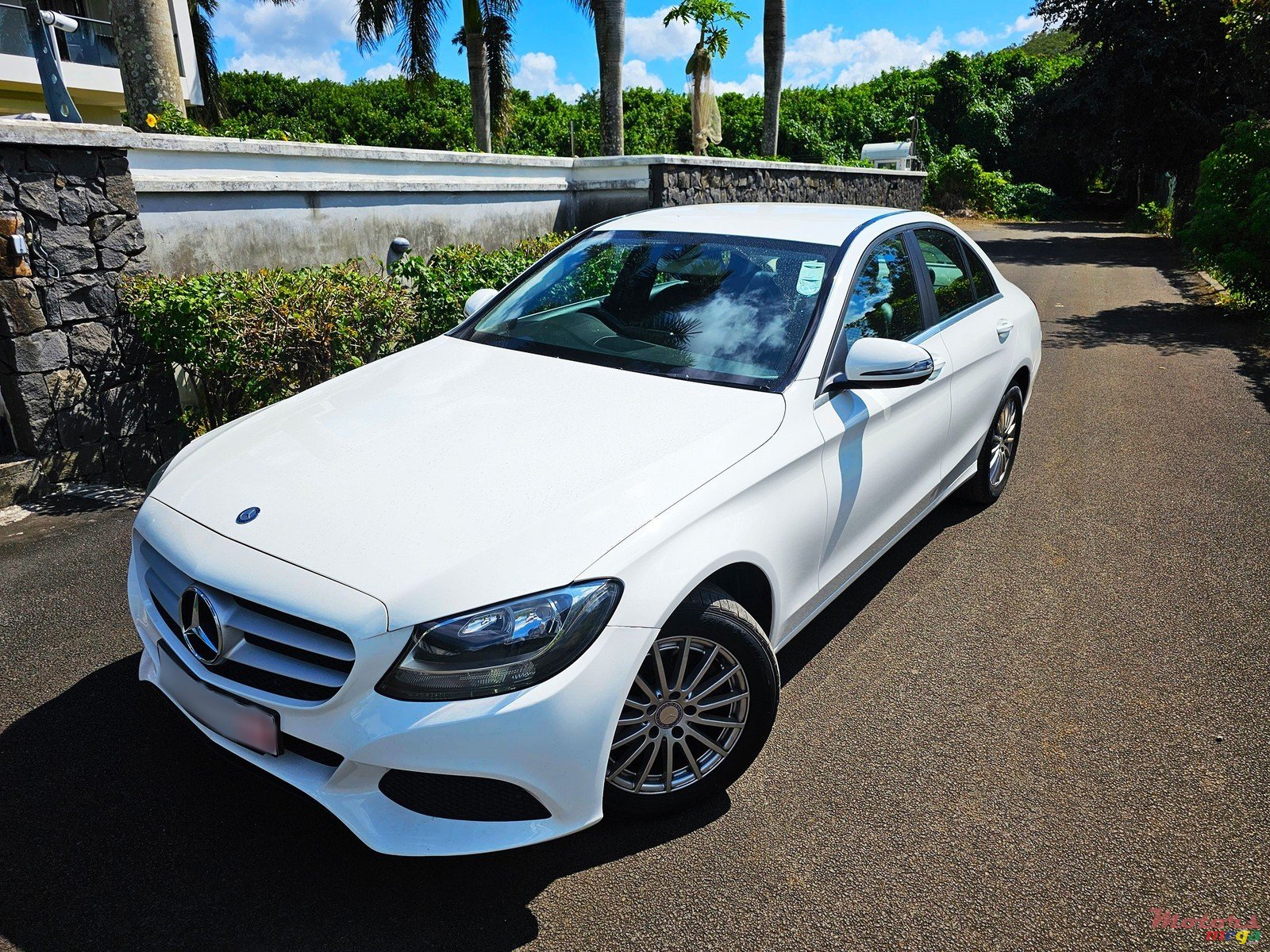 2017' Mercedes-Benz C 180 Elegance photo #3