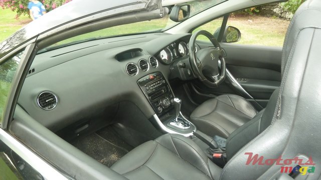 2011' Peugeot 308 photo #3