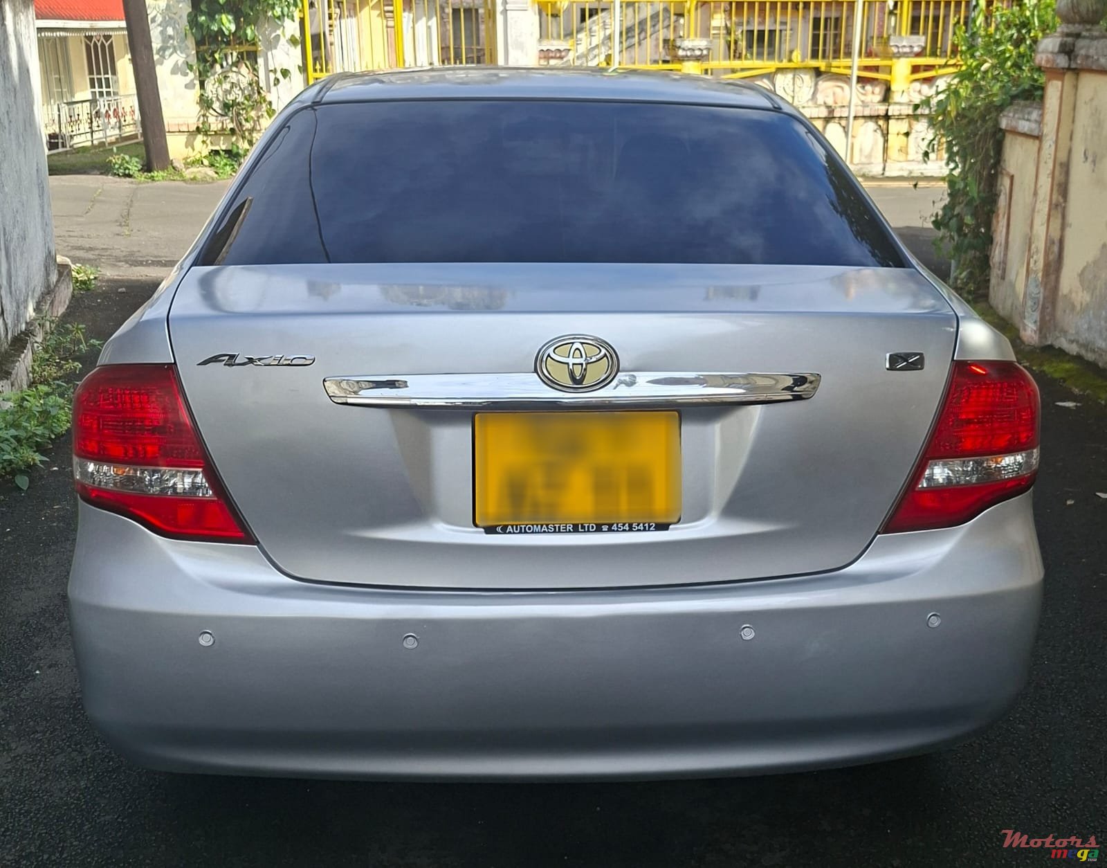 2011' Toyota Axio photo #2