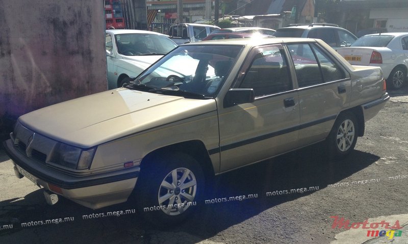 1992' Proton Saga photo #2