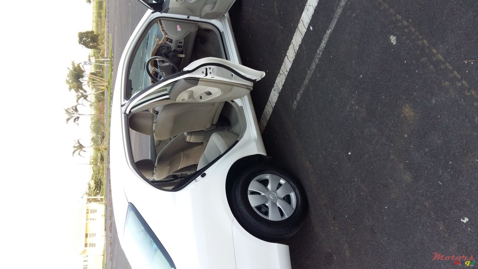 2006' Toyota Axio photo #4