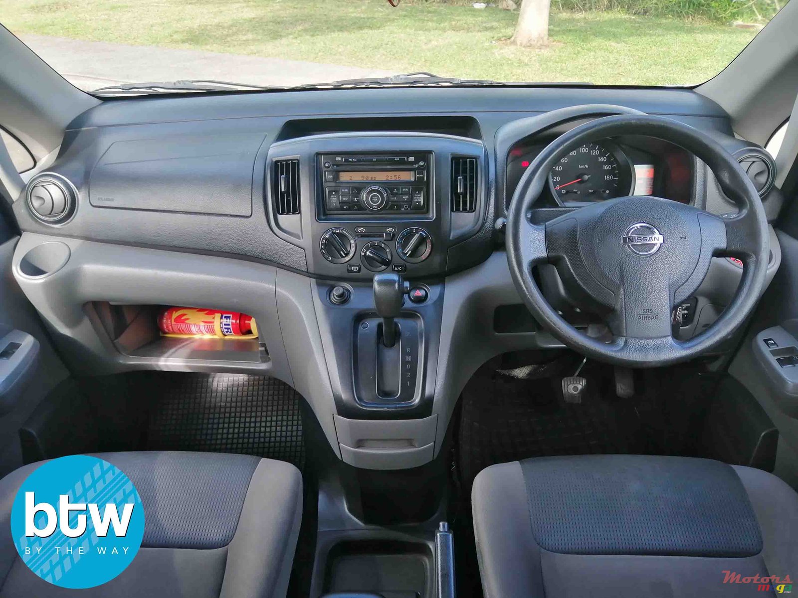 2015' Nissan NV photo #6