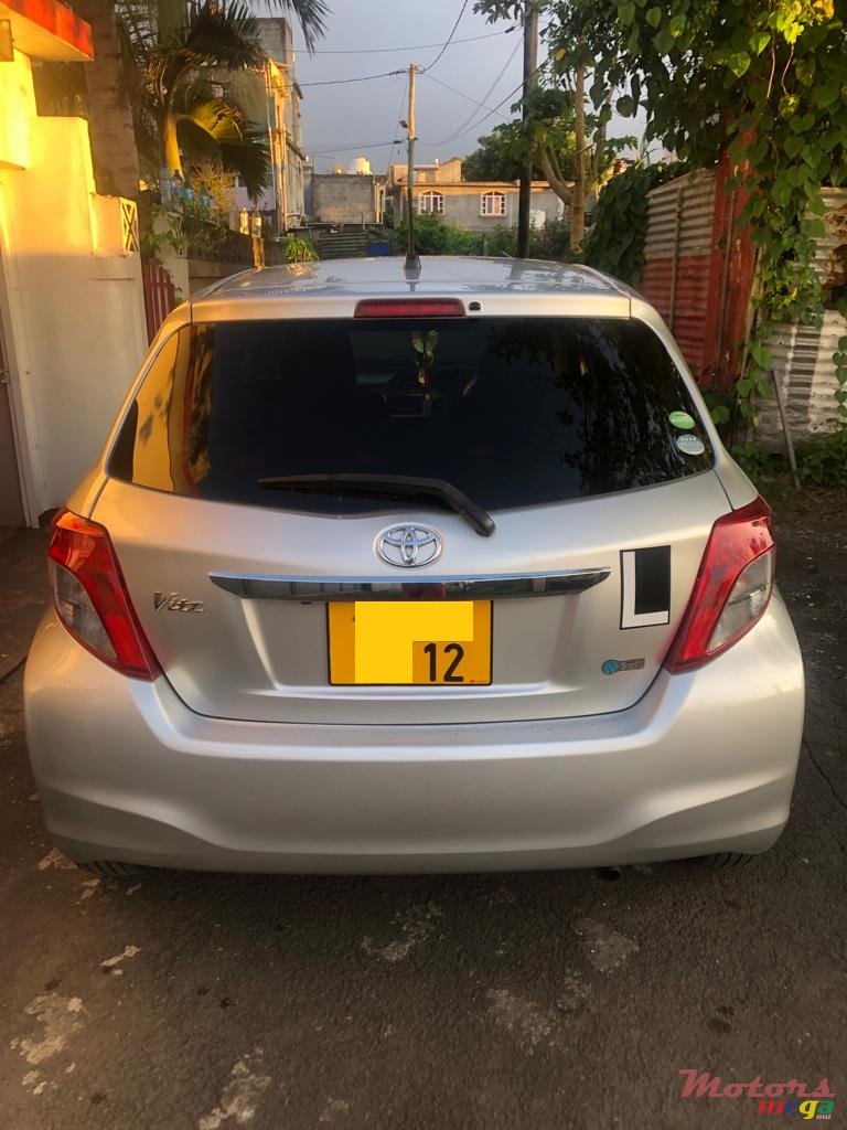 2012' Toyota Vitz photo #2