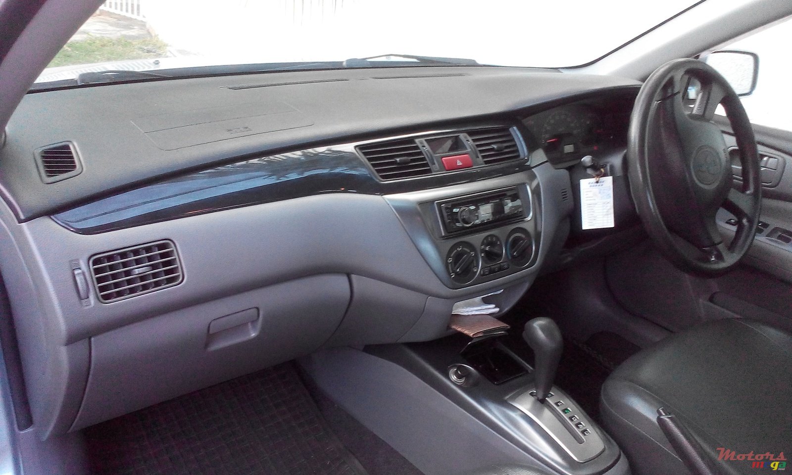 2007' Mitsubishi Lancer photo #2