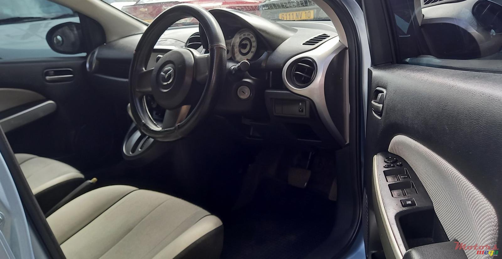 2011' Mazda Demio photo #5