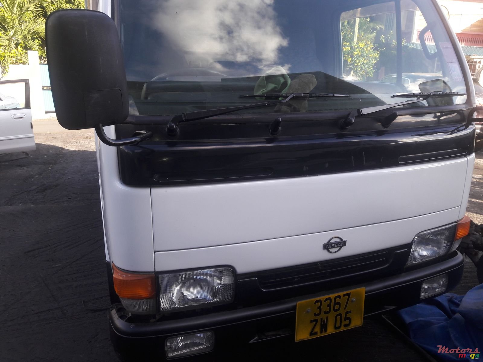 2005' Nissan Atlas photo #1