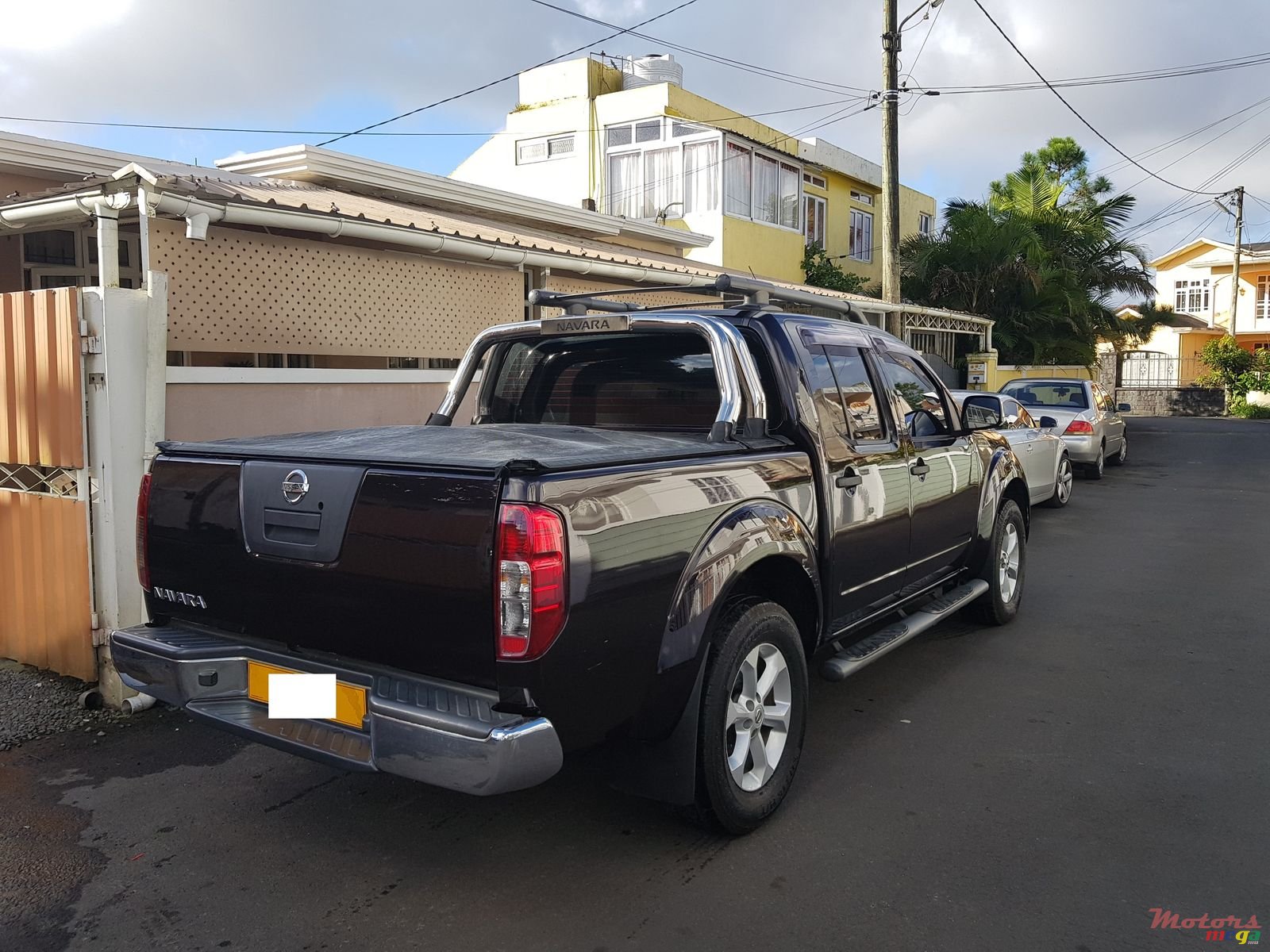 2010' Nissan Navara Navara 4x4 photo #2
