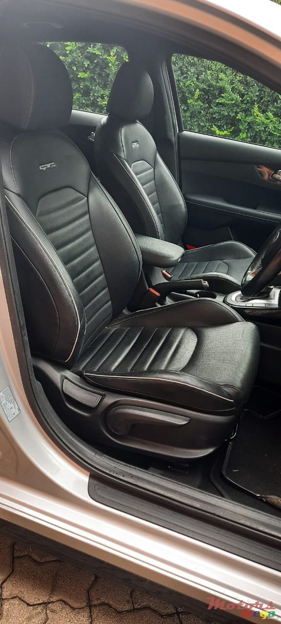 2021' Kia Cerato GT Line photo #5
