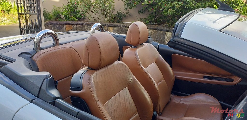 2010' Peugeot 207 cc photo #3