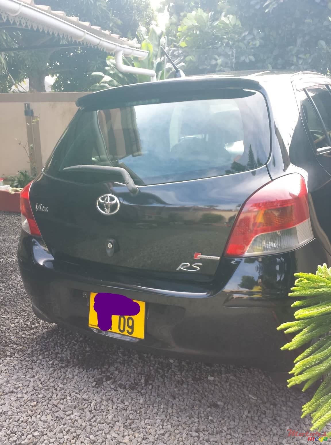 2009' Toyota Vitz photo #5