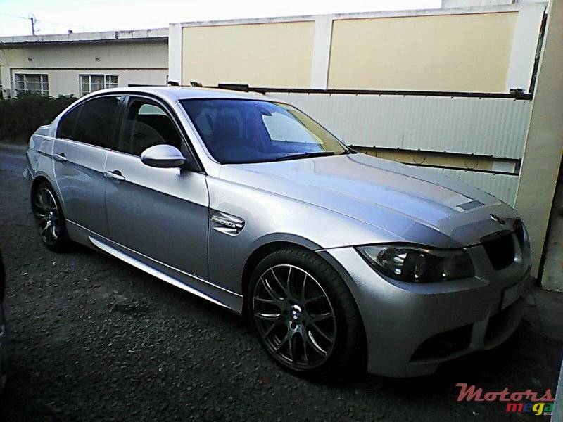 2008' BMW 320 320i photo #3