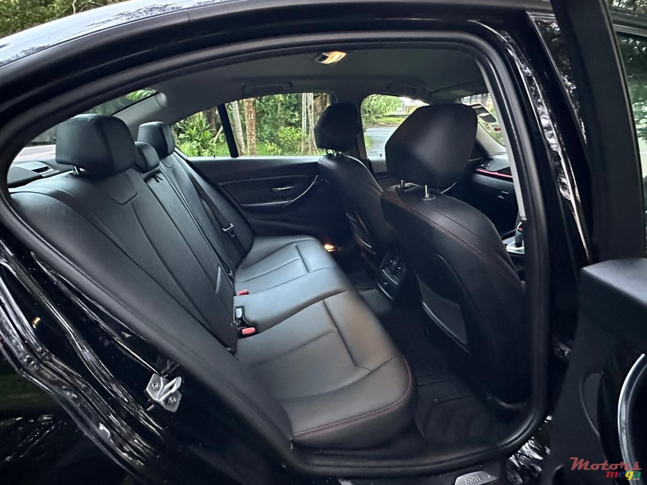 2015' BMW 316i Sport line photo #7