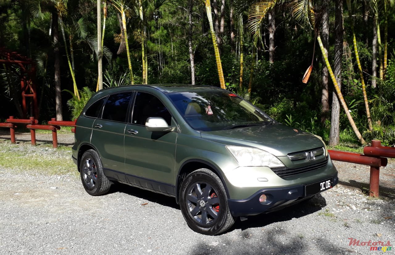 2006' Honda CR-V photo #1