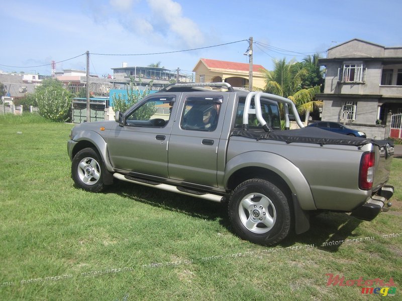 2005' Nissan photo #2