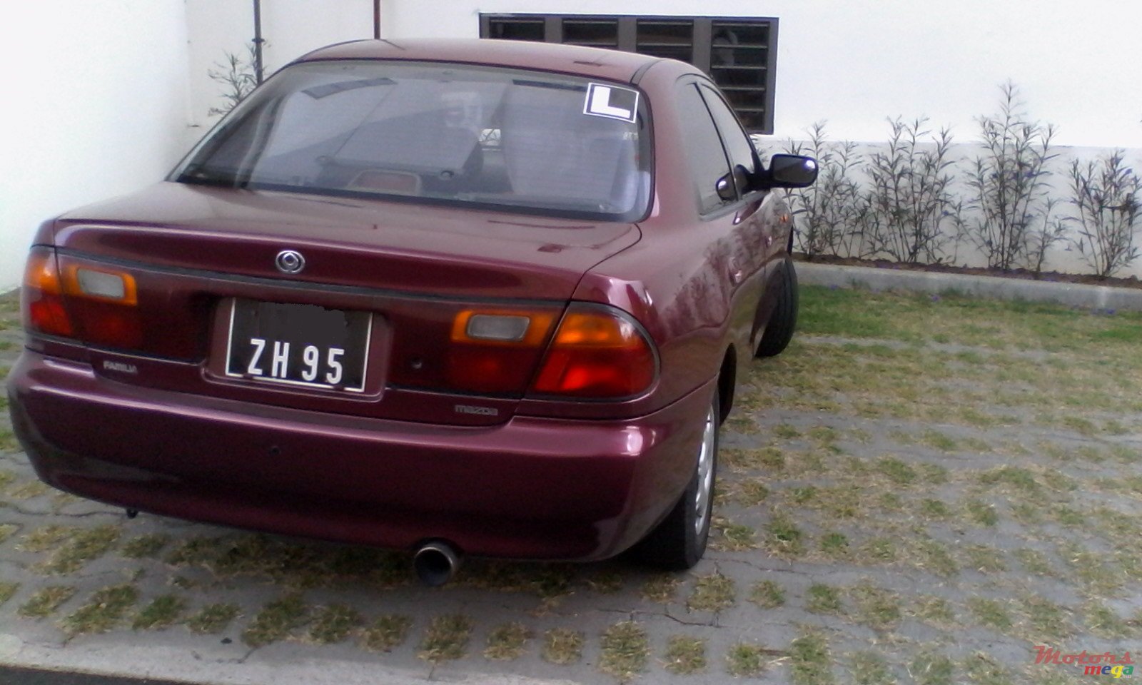1995' Mazda 323 Familia BHSeries photo #3