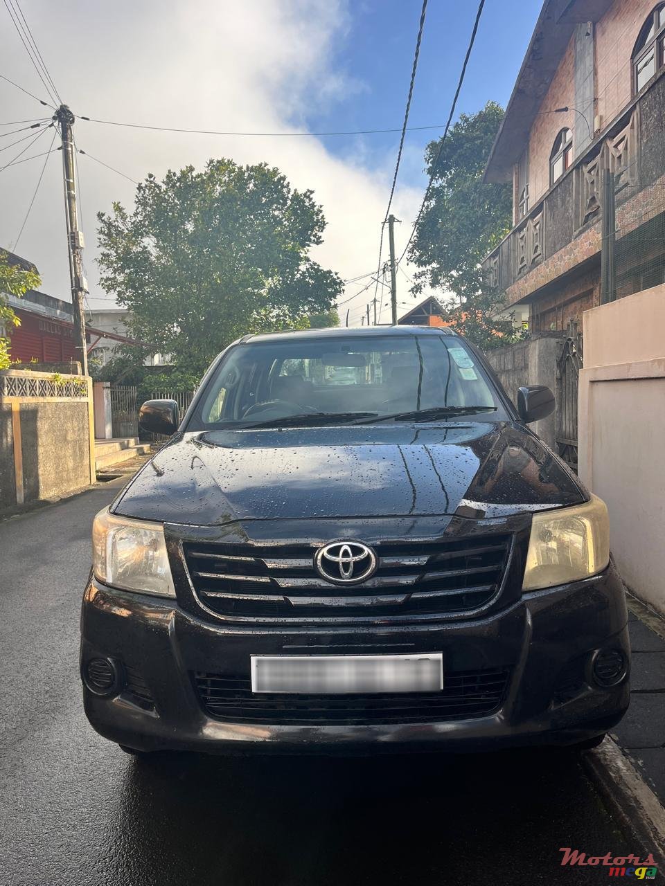 2013' Toyota Hilux photo #1