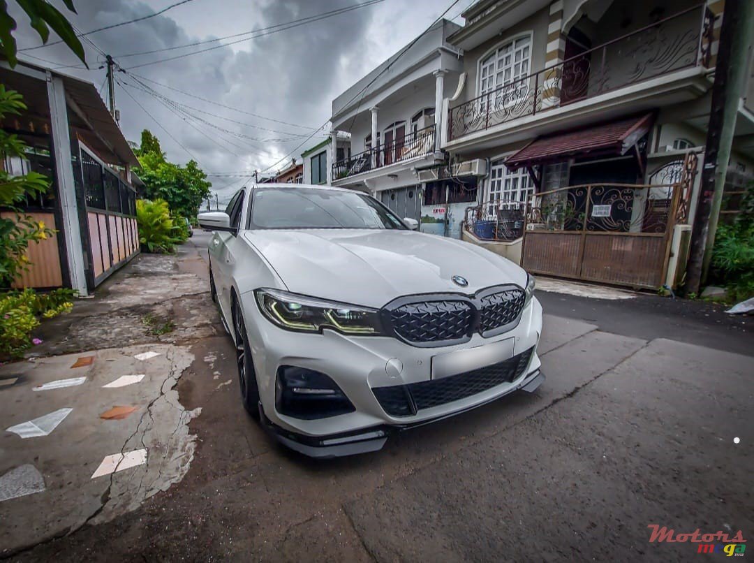 2019' BMW 3 Series photo #2