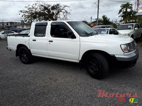 1999' Nissan Navara 4X2 photo #1