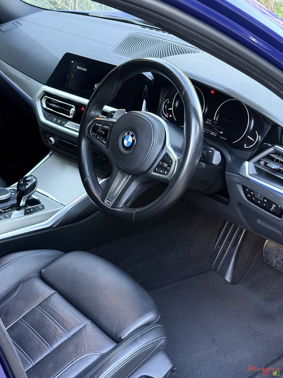 2019' BMW 330 photo #5