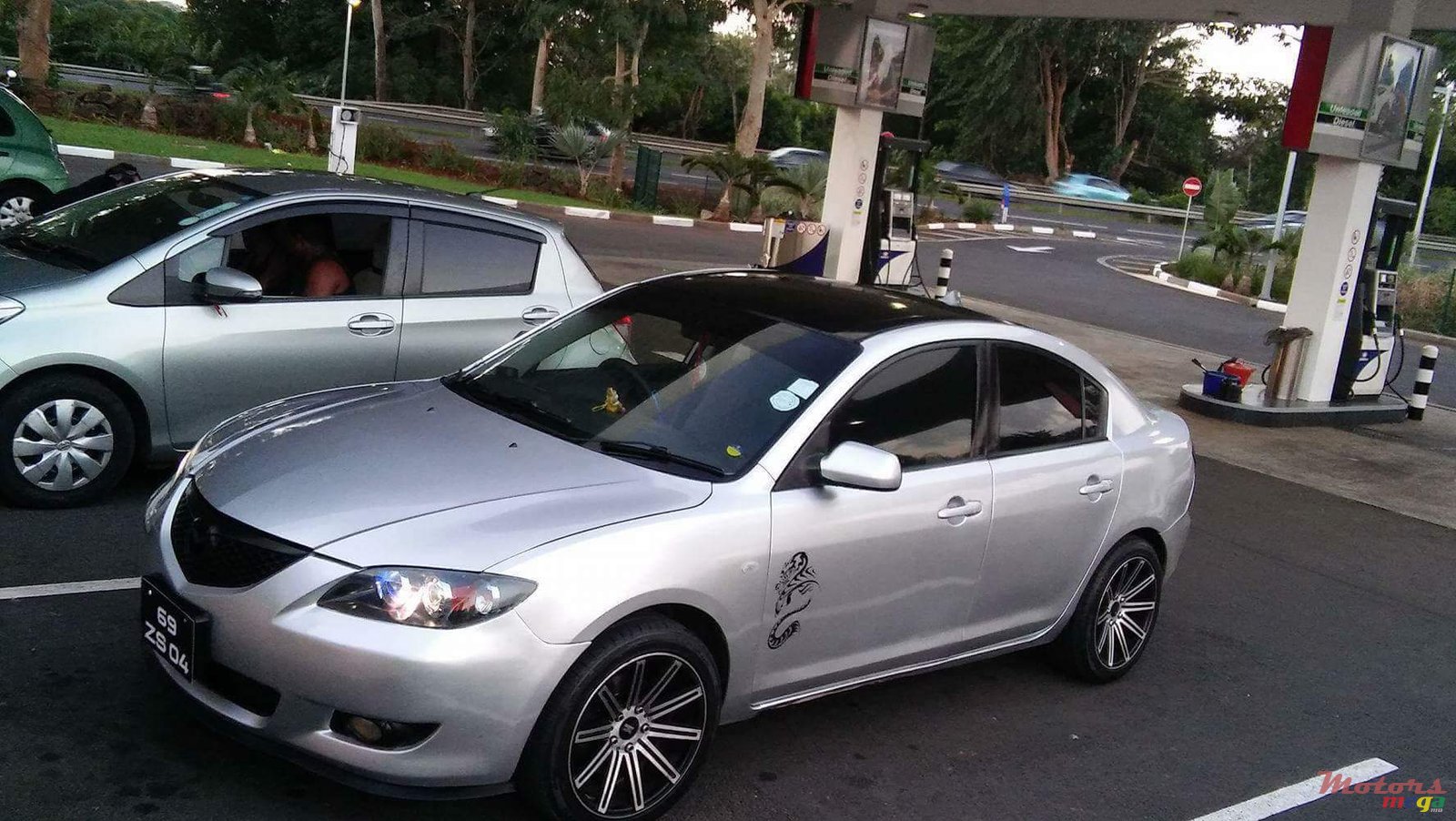 2004' Mazda Axela photo #4