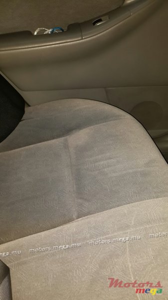 2000' Toyota photo #3