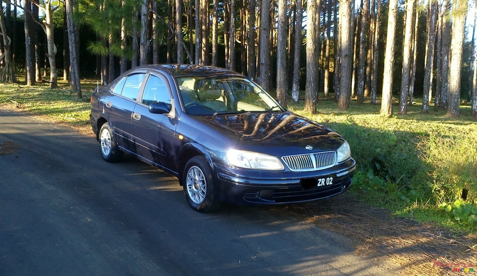 2002' Nissan Sunny photo #2