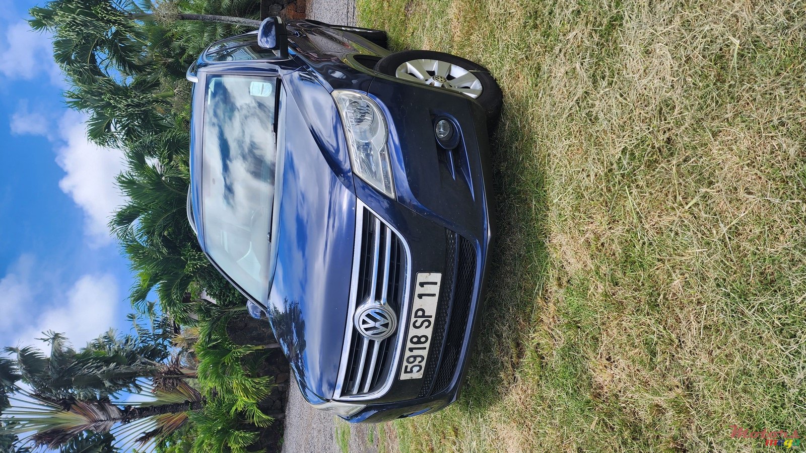 2011' Volkswagen Tiguan 4 wheel drive photo #1