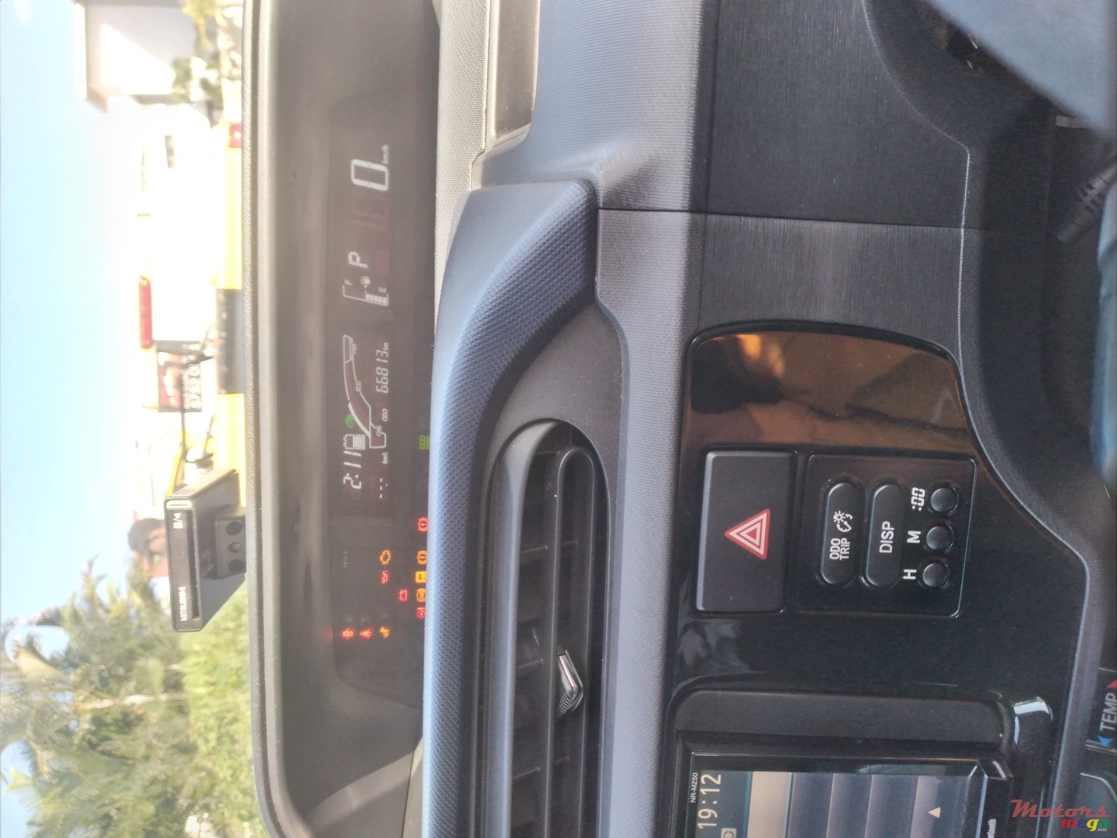 2015' Toyota Aqua photo #1