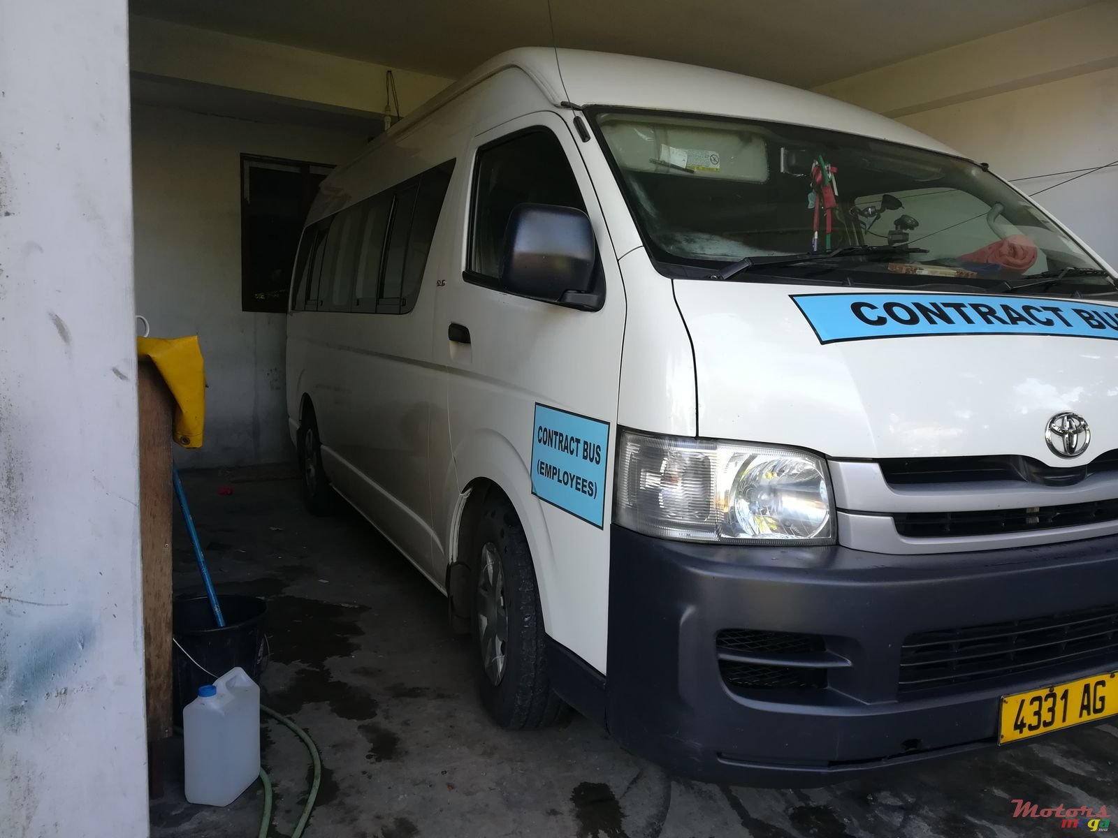 2010' Toyota HiAce photo #2