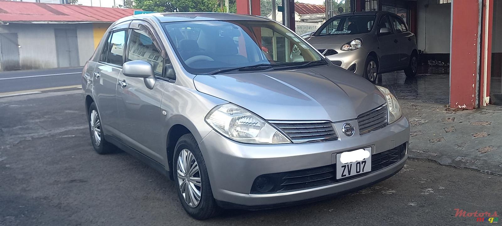 2007' Nissan Tiida photo #1