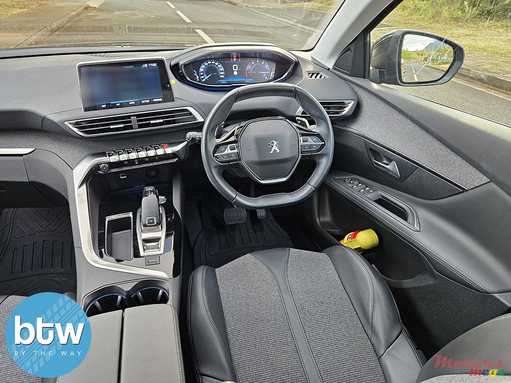 2020' Peugeot 3008 Allure photo #7
