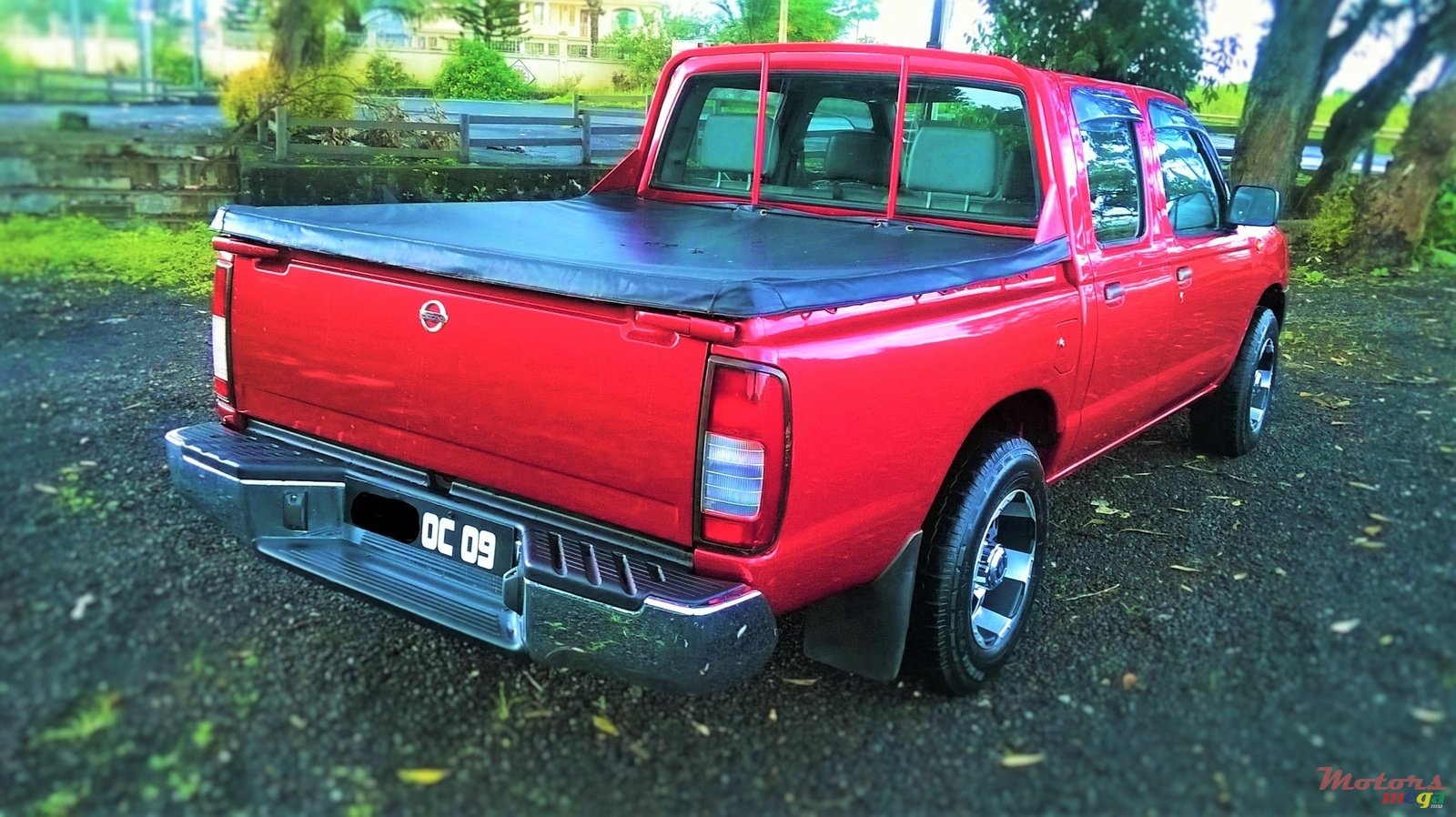 2009' Nissan Navara 2.7D Japan photo #1