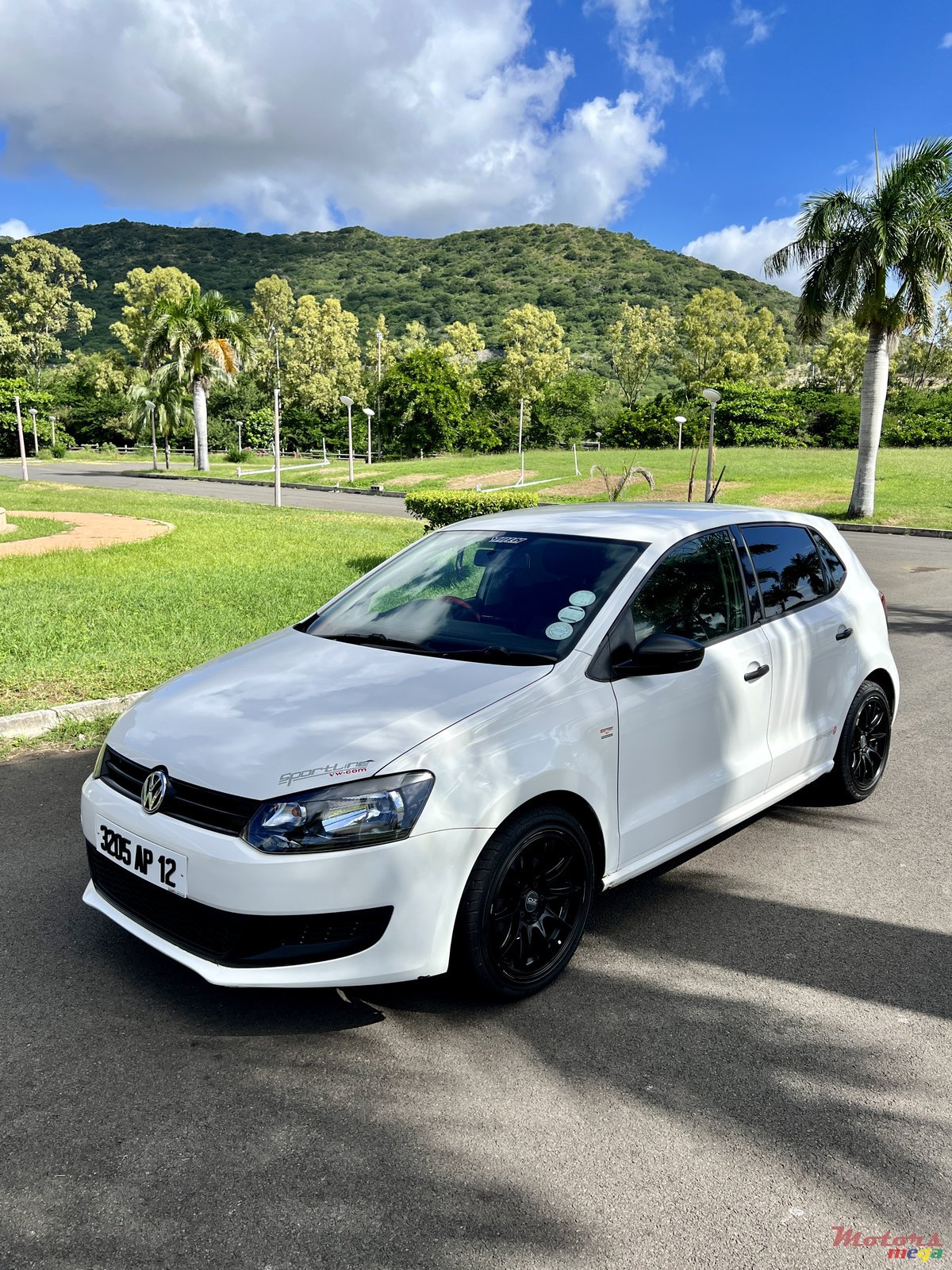 2012' Volkswagen photo #1